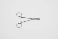 Blood-stopping Clamp 1x2 Teeth, Straight for Newborns, 120 mm