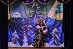 Soft Theatrical Decoration for Stage Space - Article 00020