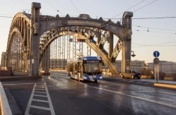 Innovative Low-Floor Trolleybus Model 6281.00 "Admiral