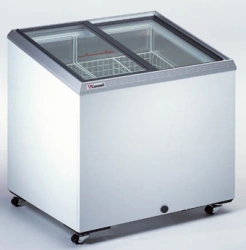 CARAVELL 30693 Freezer Chest for Efficient Cold Storage