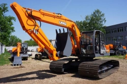 E220C Crawler Excavator with Single Bucket for Heavy-Duty Excavation
