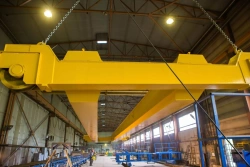 Electric Bridge Crane for Lifting and Moving Loads 5 to 100/20 Tons BK