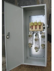 Distribution Box with Circuit Breaker and Terminal Block up to 100A YVSH2-C-100
