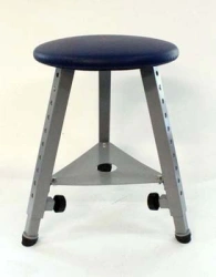 Universal Giraffe Pottery Stool