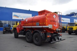 Oil Tank Truck UZST Type UZST01, Model 6619N-17 on Ural 5557-74