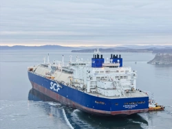 Large Icebreaker LNG Carrier Ship