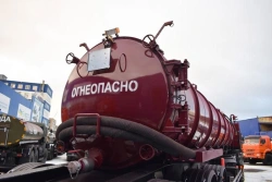 Frame Semi-Trailer Tank for Transporting Chemicals - UZST 9179-0000102