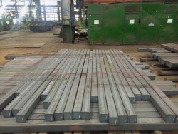 Hot-rolled square billet with side of square 60-220 mm made of 20?2?4?-? grade steel by electroslag remelting