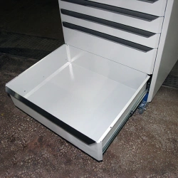 Mobile Tool Cabinet with Drawers on Roller Supports (625x540x950 mm)