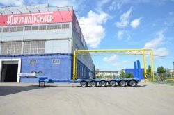 Politrans 94186-062 Semi-Trailer with Expandable Metal Platform