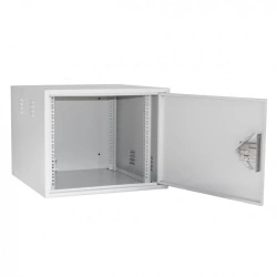 Closed Kitchen Shelf by Edelwood