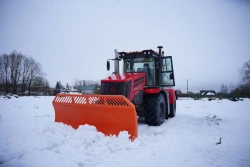Heavy-Duty Snow Plow Attachment Kirovets K-5 Tractor Blade
