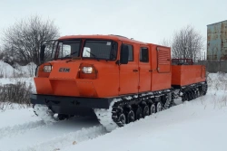 Snow and Swamp Crawler Vehicle STM-7087 for Cargo Transport