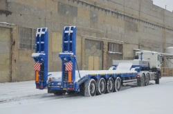 Politrans 94165-012 Semi-Trailer with Flatbed and Ramps