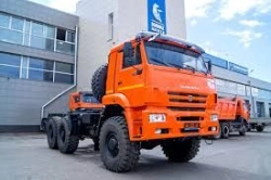 KAMAZ 65221 Heavy-Duty Tractor Truck for Towing Trailers