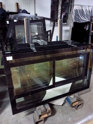 Tempered Brown Glass for Tram Vehicle 71-411, 1174*1165 DAG 1016.5-10