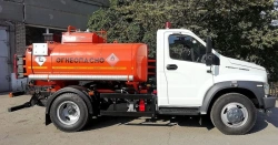 Specialized Fuel Transport Tanker 47122U on GAZ C41R16 Chassis