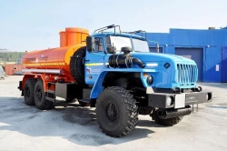 UZST01 Tank Truck for Transporting Light Oil Products and Oils