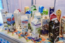 Заготовки пакетов из комбинированного материала на основе картона для жидких пищевых продуктов