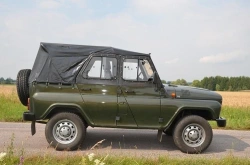 UAZ 315195-173 Universal SUV with Removable Tent Roof