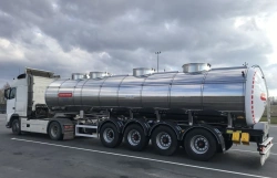 GIGA Four-Axle Insulated Tank Semi-Trailer Model 915331