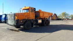 Tonar 45251 Off-Road Dump Truck Heavy-Duty 3-Axle Transport Vehicle