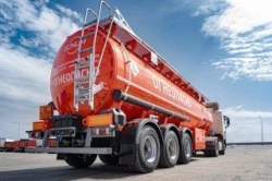 BONUM 928010 Semi-Trailer Tank for Transportation of Light Oil Products