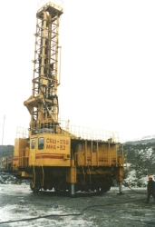 Heavy-Duty Drilling Rig for Challenging Geological Conditions SBSh-250/270-60KP
