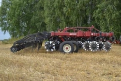 Salford I-2200 Disc Cultivator for Soil Preparation