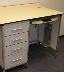 Wall-Mounted Laboratory Table SU 750 "LABROMED-3