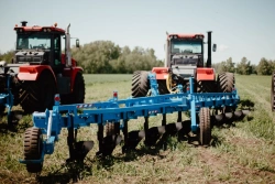 Semi-Trailed Plow FINIST PLP-(9+2)x40 without Pre-Ploughshares