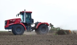 Kirovets K-742 Premium Agricultural Tractor 428HP