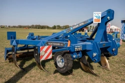 Tectonic-4 Chisel Plow for Soil Loosening