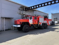 Fire Truck with Ladder ACL 2.5…3.0-40, Model 43449C