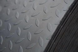 Hot-Rolled Unalloyed Flat Steel Sheets 600mm Width and Up