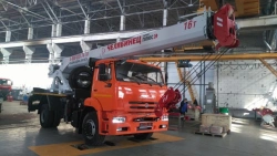Truck Crane KS-45734 Model 6929Z2-1 with Cabin KS-55732M1.92.00.000 or KS-65717M5.92.00.000