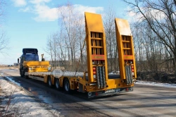Low-Platform Three-Axle Semi-Trailer TP-392