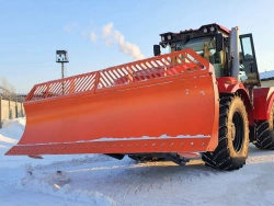 Heavy-Duty Snow Plow for Kirovets K-7M Tractor