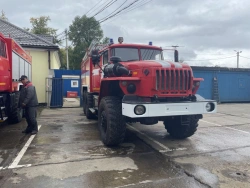 Fire Foam Extinguishing Vehicle 43445C-10 4.0…9.0-40