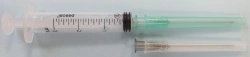 Sterile Single-Use Three-Component Luer Type Syringe 3ml with Two Needles