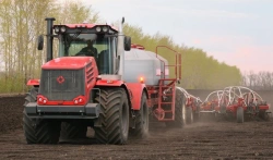 Kirovets K-735 Standard Agricultural Tractor 350 HP