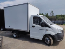 Isothermal Refrigerated Van for Transporting Food Products - Model 2790A