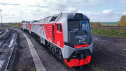 Mainline Diesel Locomotive 2(3)ТЭ28