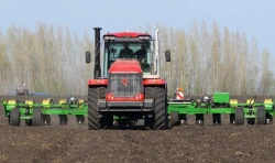 KIROVETS K-744R1 Standard Tractor