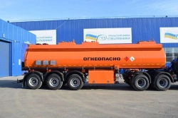 UZST 9177 Semi-Trailer Tank for Transporting Light Oil Products