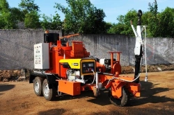 Hot-Melt Joint and Crack Sealing Equipment - Self-Propelled Electric Bastian