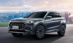 Spacious 7-Seater Crossover with 1.6L Petrol Engine JETOUR X70PLUS