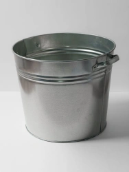 32L Galvanized Steel Tank with Lid and Insert