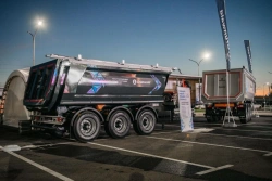 Dump Trailer for Transporting Bulk Materials - Model GRW375