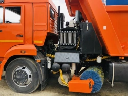 All-Season Combined Road Machine 6843K6 on KAMAZ 65222-53 Chassis